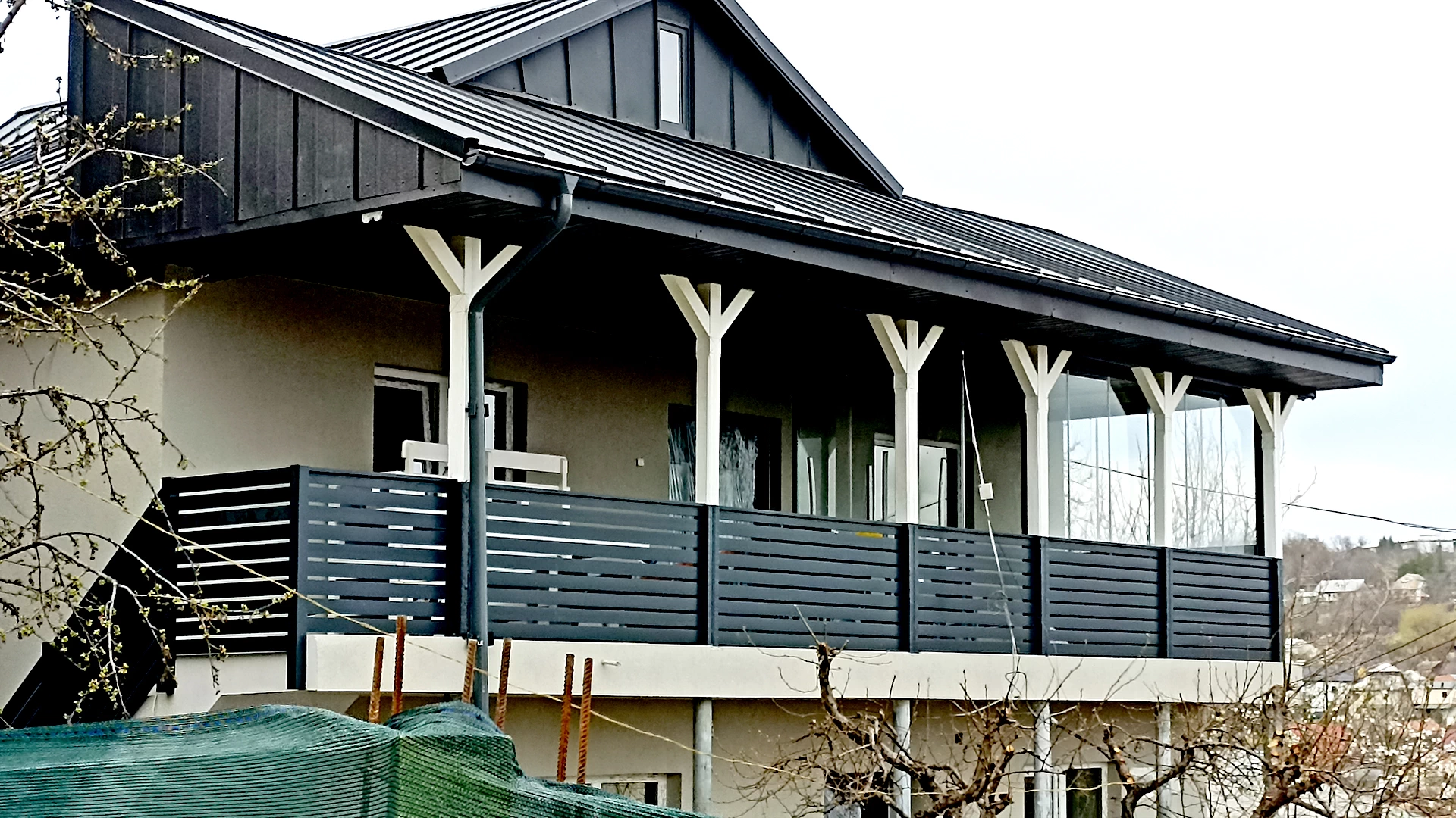 Sisteme de închidere terase și balcoane – Proiect rezidențial
